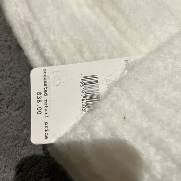 Free People Womens Head in The Clouds Fuzzy Winter Beanie Hat Ivory - Picture 5 of 5